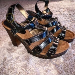 Leather Strappy Wedges 👡